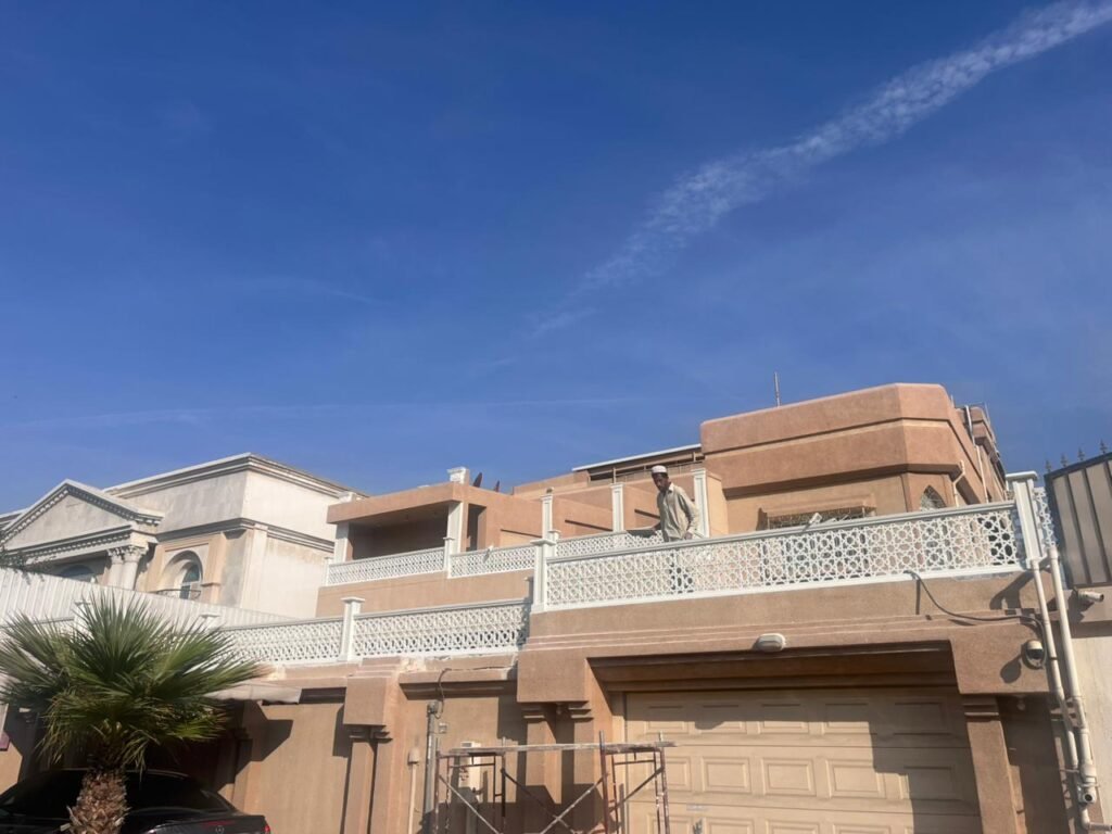 تصميم وتركيب واجهة GRC فاخرة للمبنى التجاري الخبر.