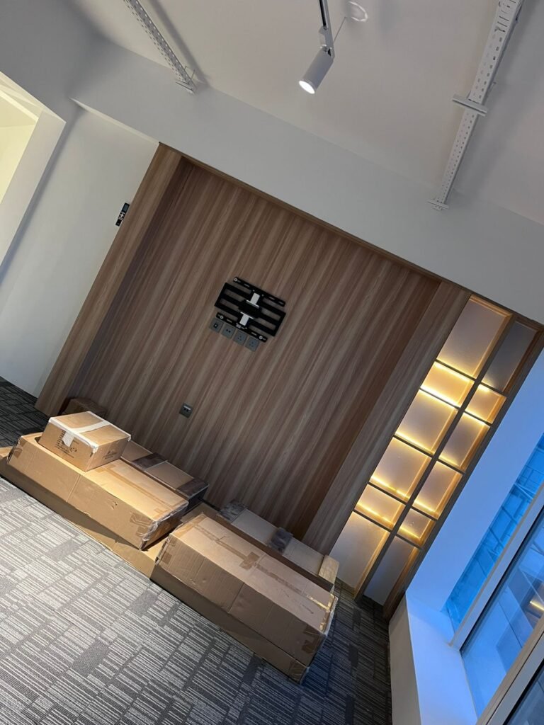 ديكورات خشبية للجدران والمداخل