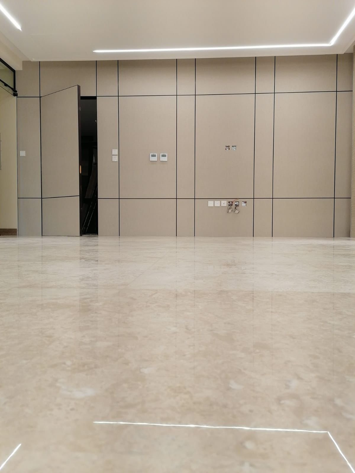 تصميم وتركيب باب مخفي تلبيس بديل الشيبورد. تصميم وتركيب باب مخفي تلبيس بديل الشيبورد.