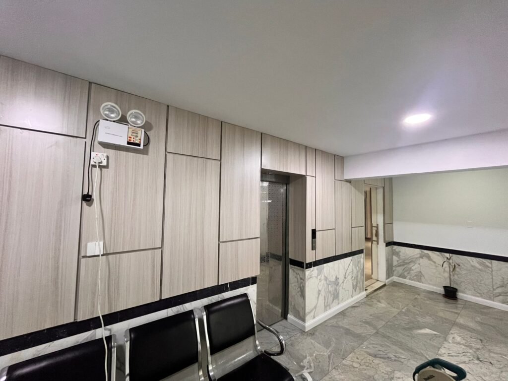 تفصيل ديكورات خشبية للجدران والمداخل في الخبر.